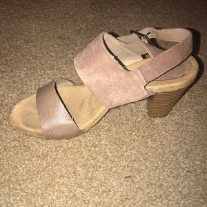Size 8 in women’s Giani Bernini brown heels